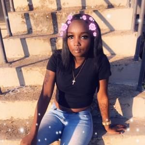 Meet your Posher, Deshaunae